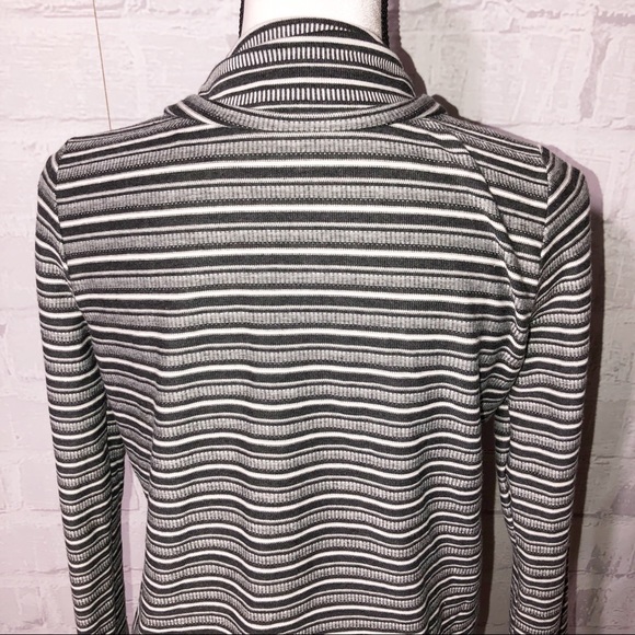 O’Neil open front horizontal strip cardigan. E36 - Picture 4 of 5